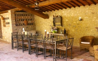 dining area at Villa Tuscany
