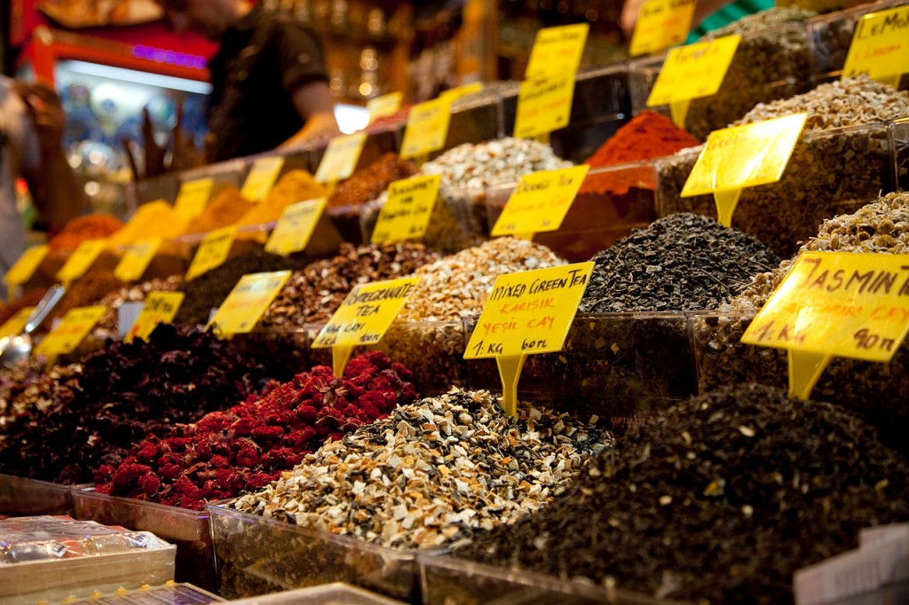 Tea_and_spices Istanbul_spice_market